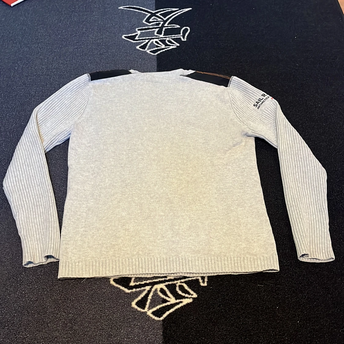 Ljusgrå ribbad tröja från Sail Racing - 1