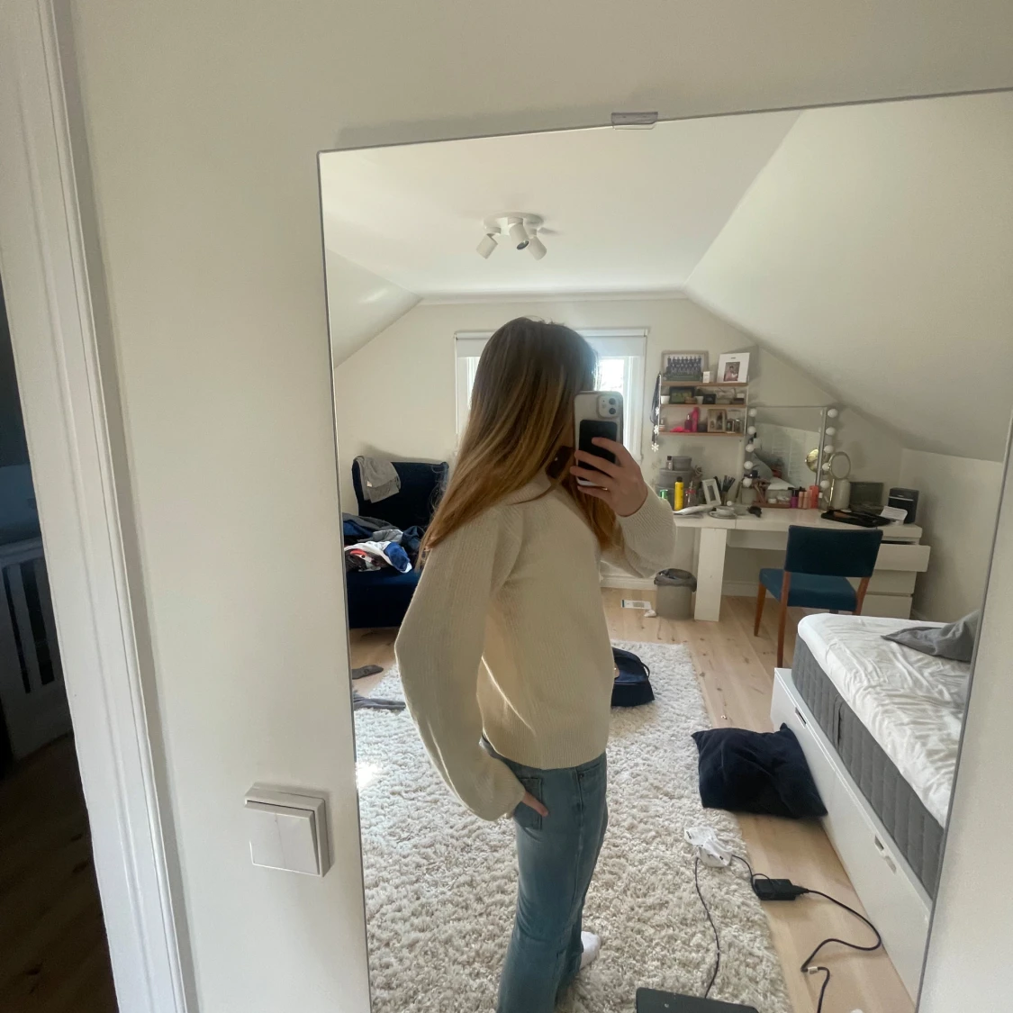 Beige stickad tröja från Uniqlo - 1