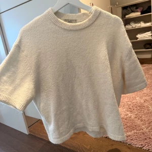 Stickad t shirt - Jättefin stickad t shirt från Gina Tricot! 💘