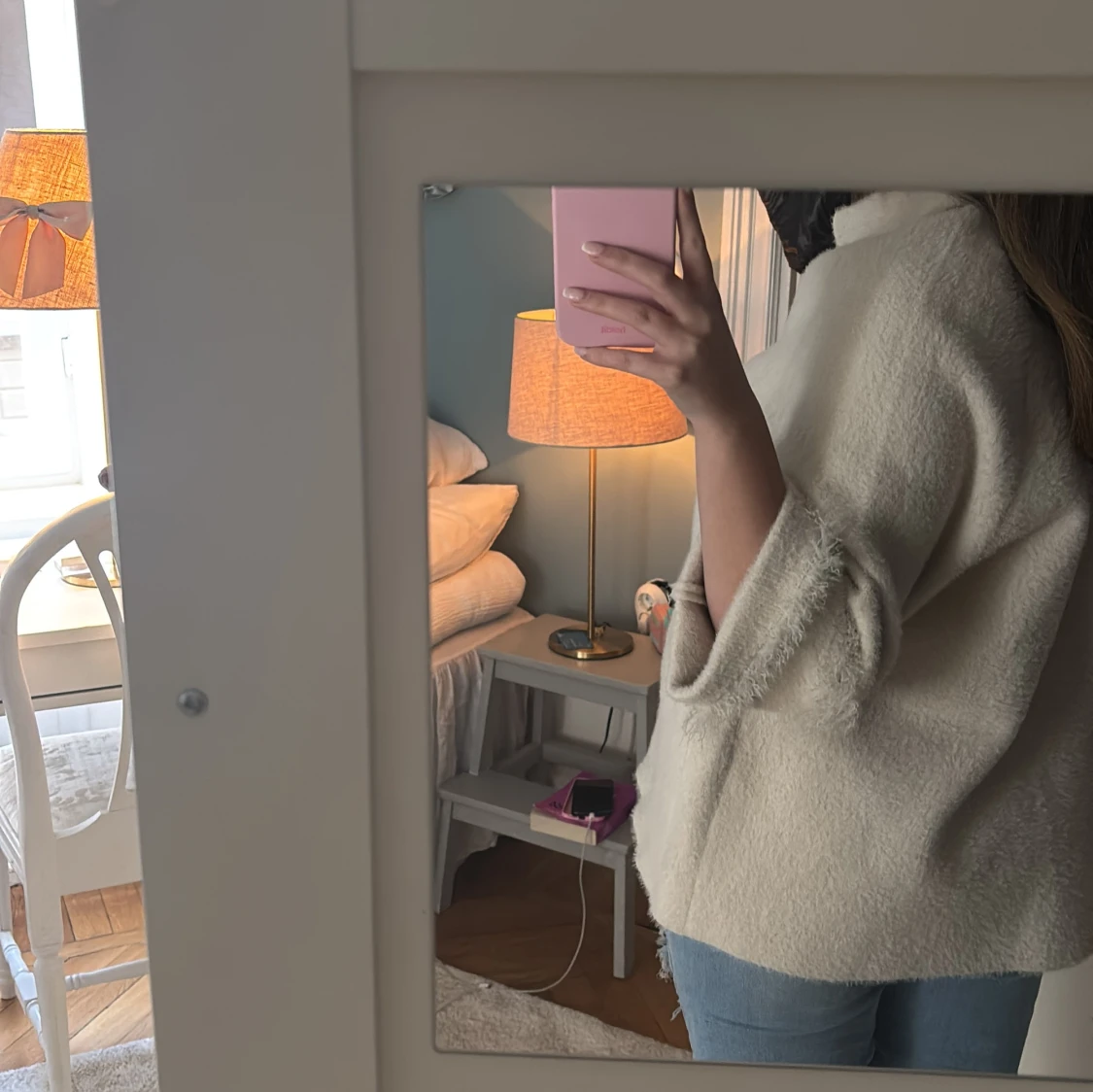 Vit oversized ulljacka med knappar från Jackie - 3