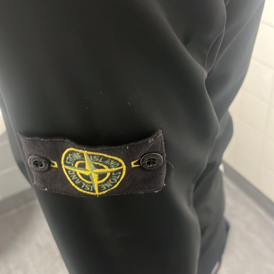 Svart jacka från Stone Island med dragkedja - 1