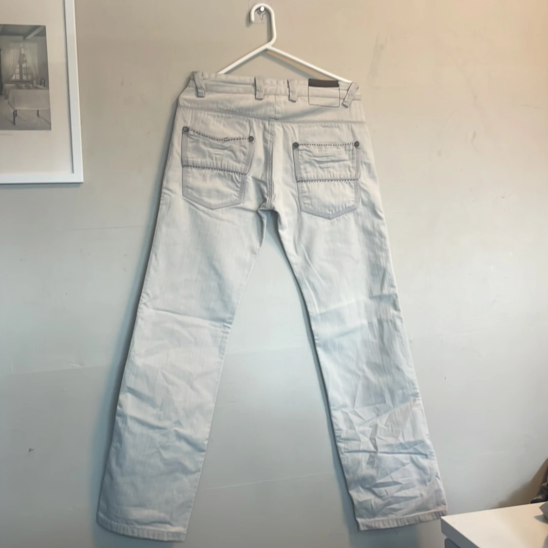 Ljusgrå jeansbyxor från Release - 1