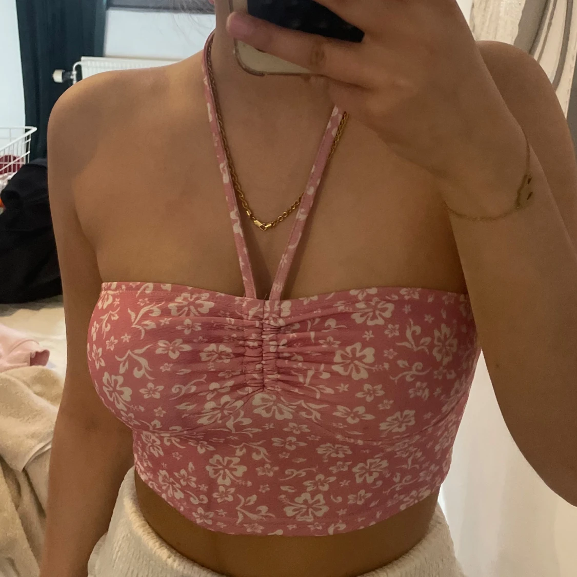 Rosa blommig halterneck croppad topp