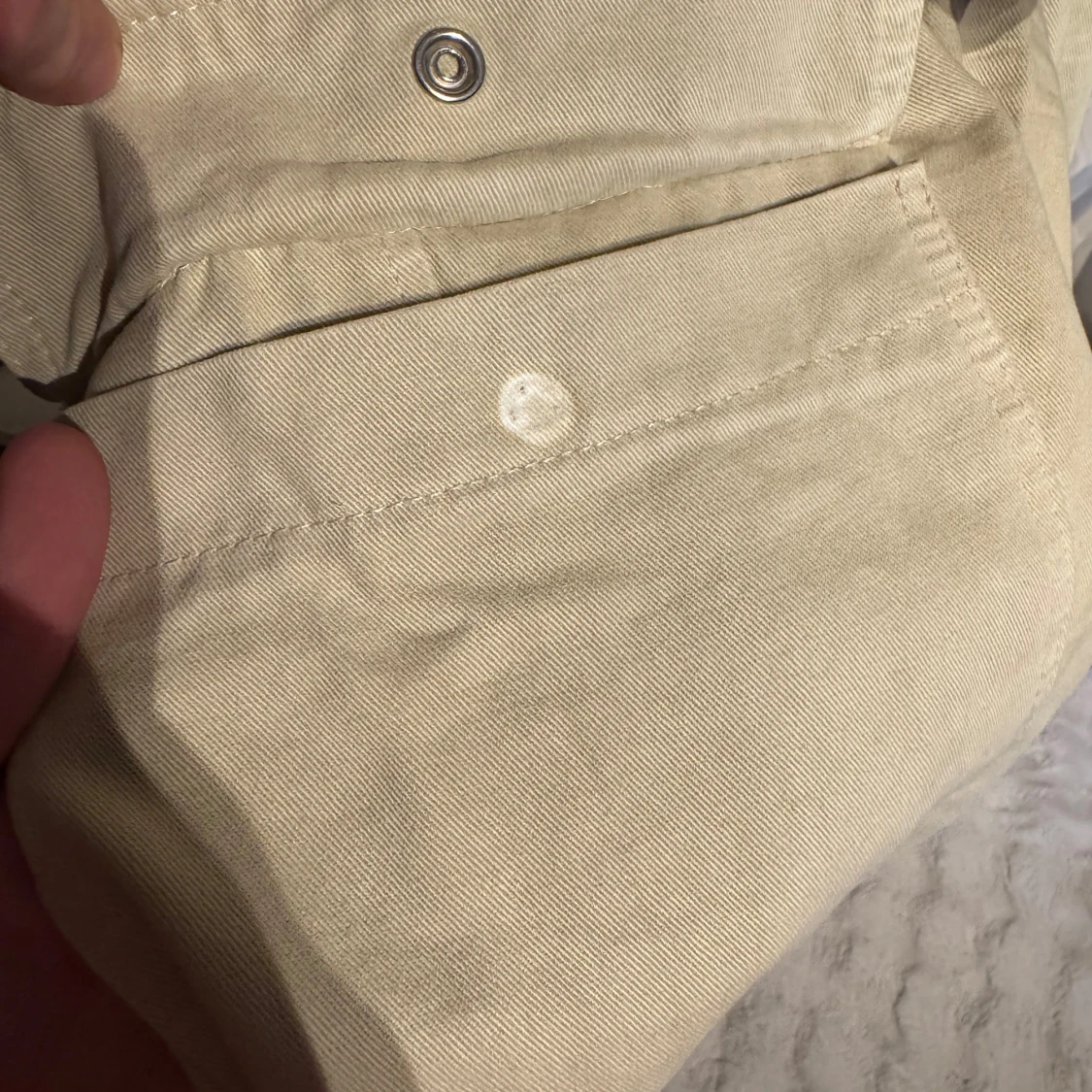 Beige cargobyxor med fickor - 2