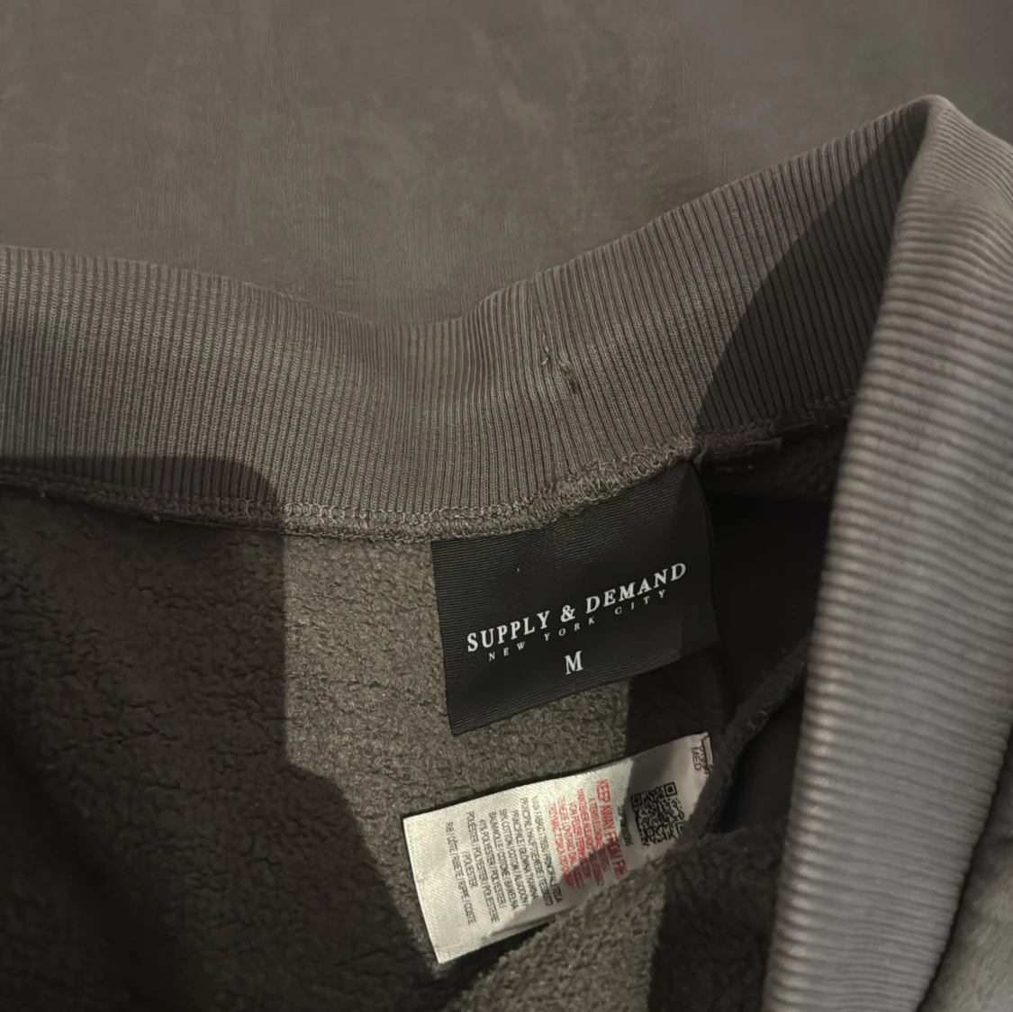 Mörkgrå tracksuit från Supply & Demand - 2