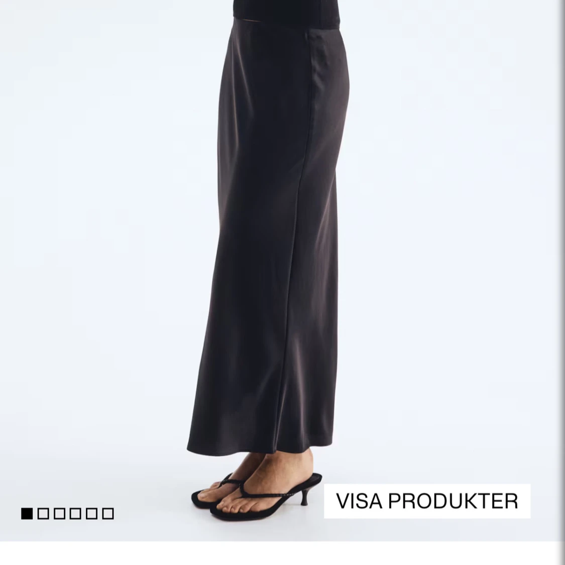 Svart långkjol i satin