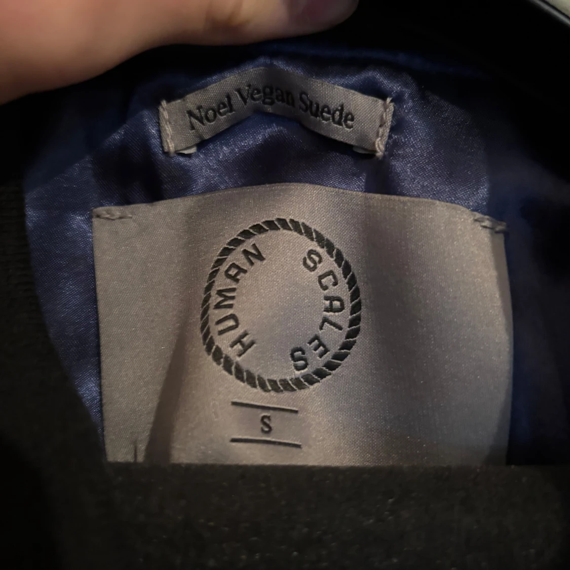 Svart bomberjacka från Human Scales - 2