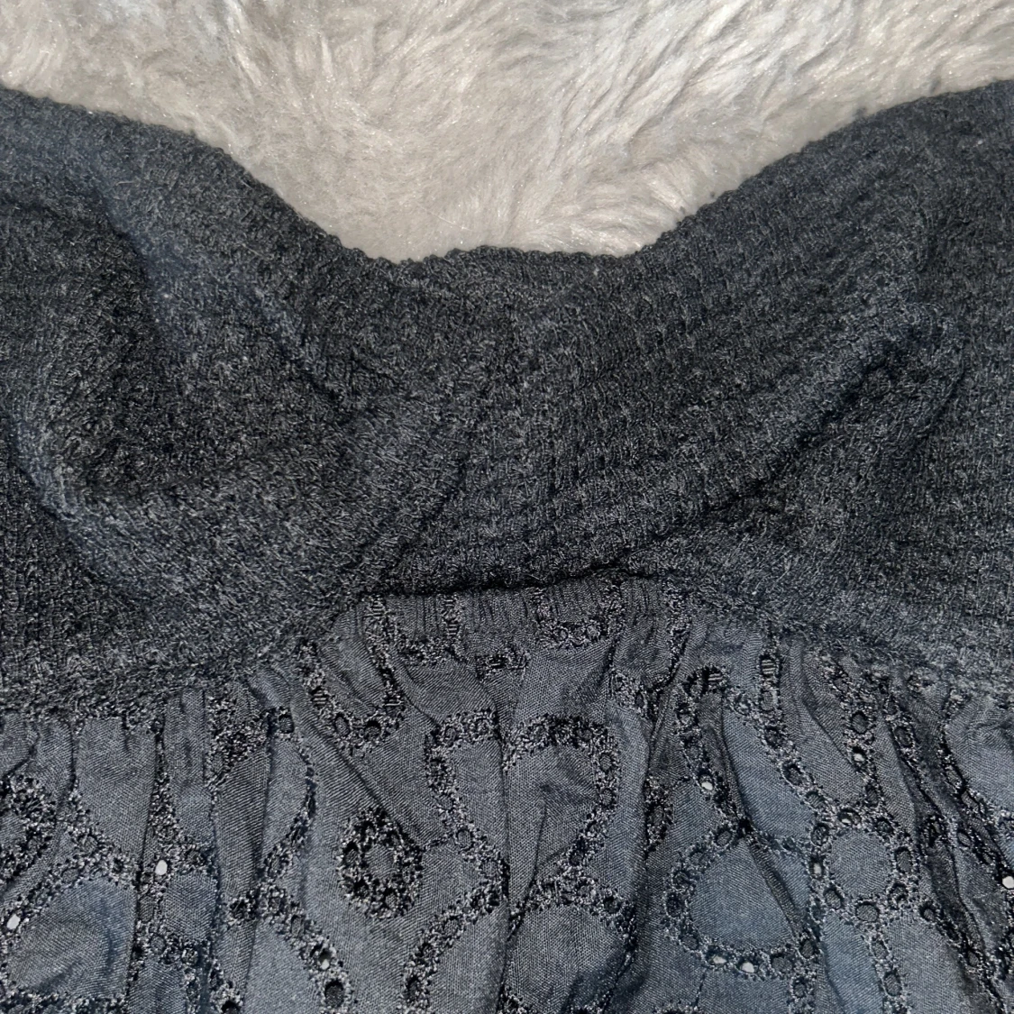 Svart bandeau tubtopp med blommönster - 2