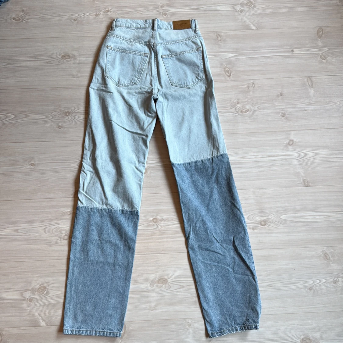 Blåa jeans från ginatricot  - 2