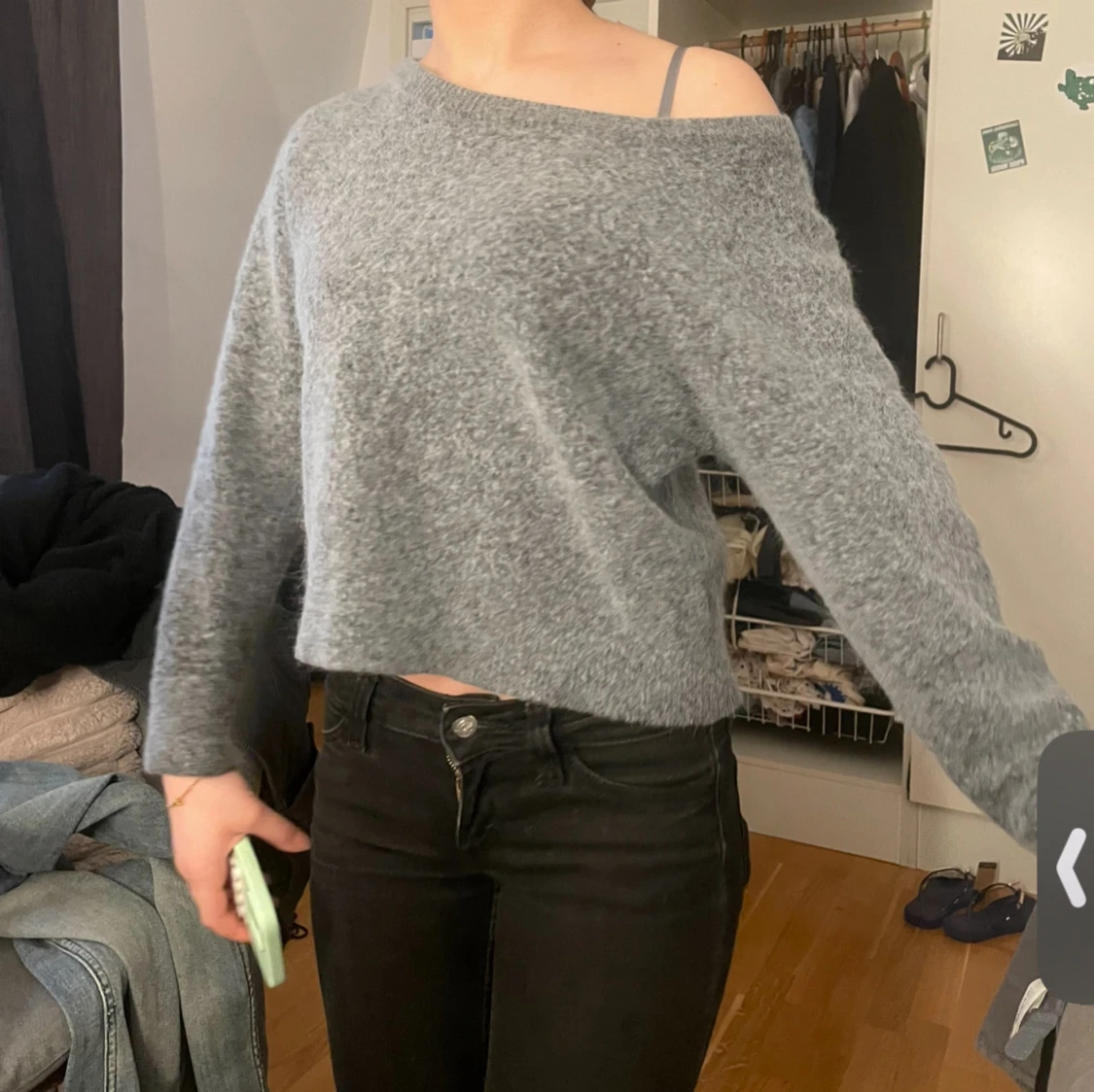 Grå offshoulder stickad tröja - 2