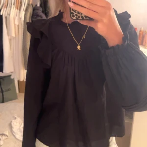 Blus - blus från hm, använd endast 1 gång. 💌