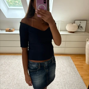 Off shoulder topp - Säljer denna supersöta off shoulder toppen💕