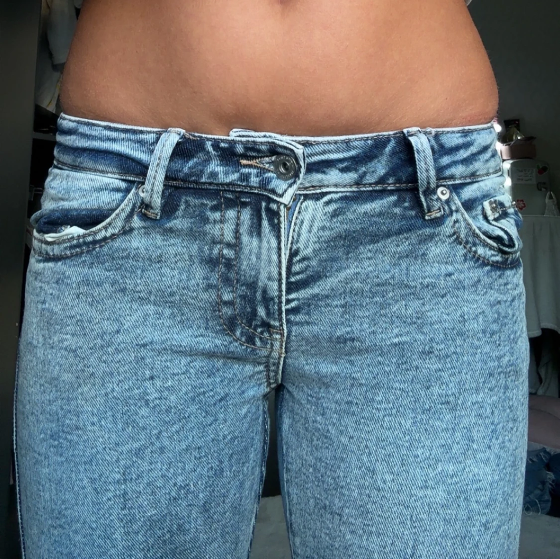 Ljusblå bootcut jeans från Gina Tricot - 2