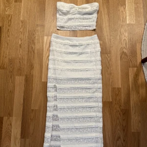  Set i spets  - Topp och kjol i spets set storlek M helt nytt 