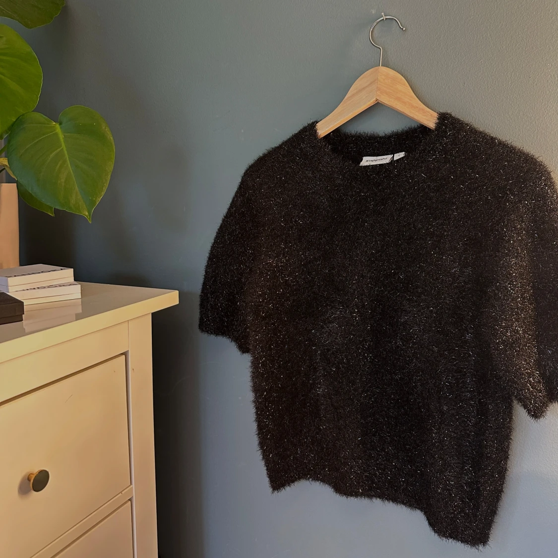 Svart fluffig tröja från Kappahl