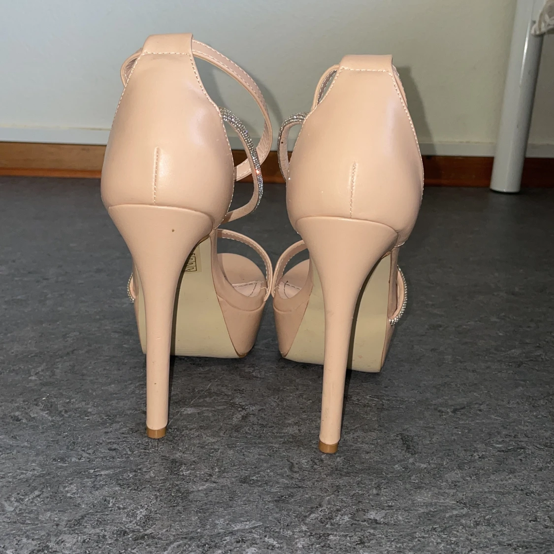 Nude klackar med glitter  - 3