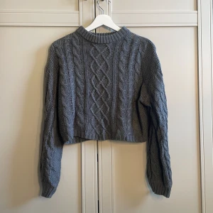 Stickad tröja - Grå stickad tröja i storlek xs från H&M❤️