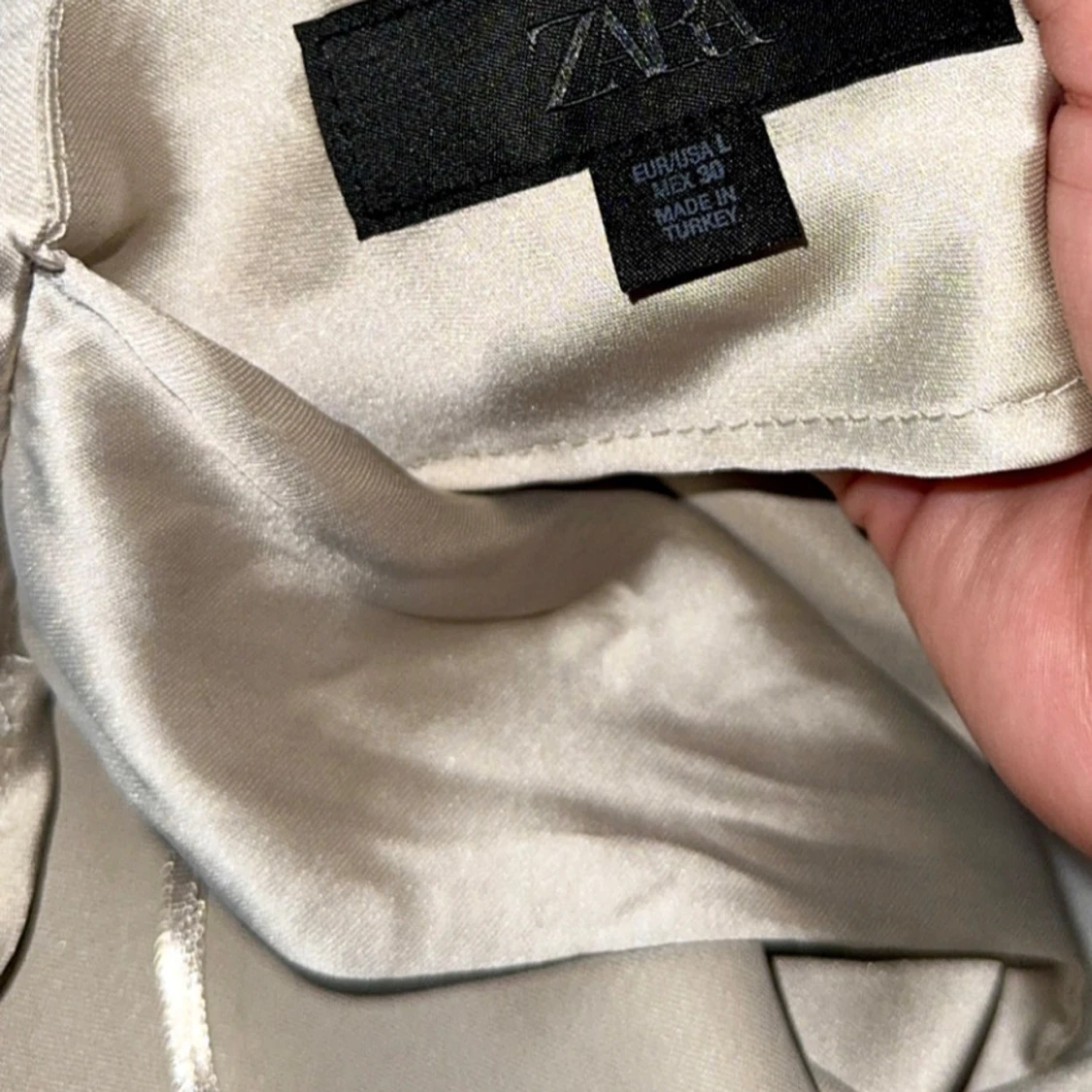 Champagnefärgad halterneck topp från Zara - 2