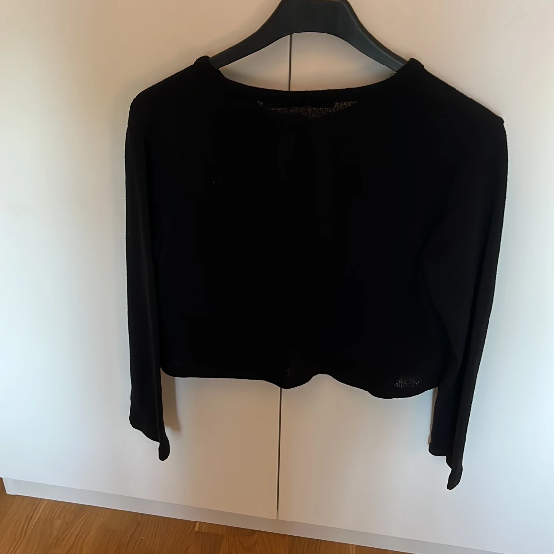 Svart kofta med knyt från 157 - 1