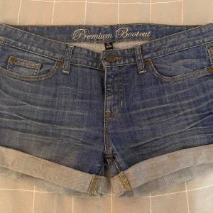 Blå jeansshorts från GAP - Snygga blå jeansshorts 