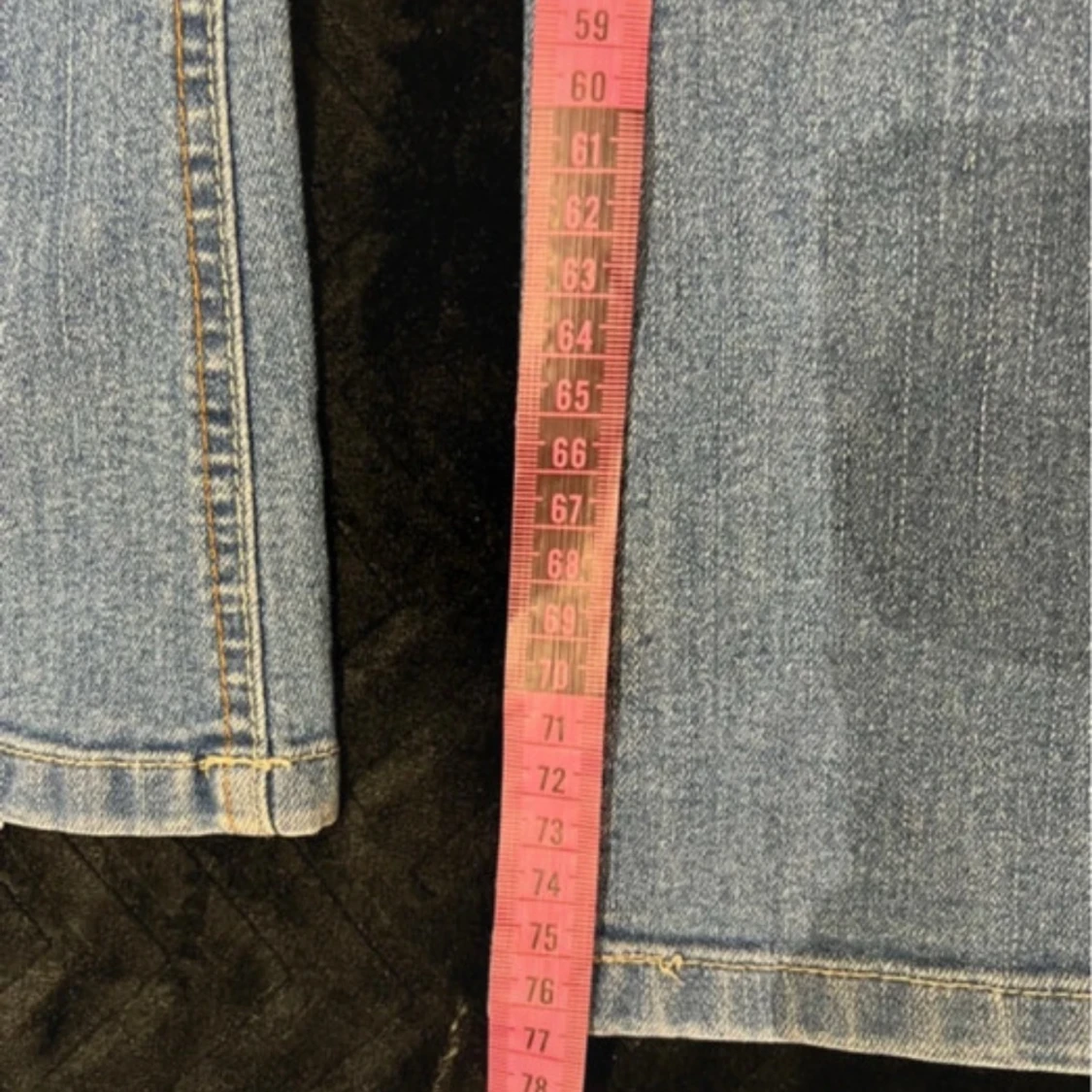 Ljusblå bootcut jeans med slitningar - 3