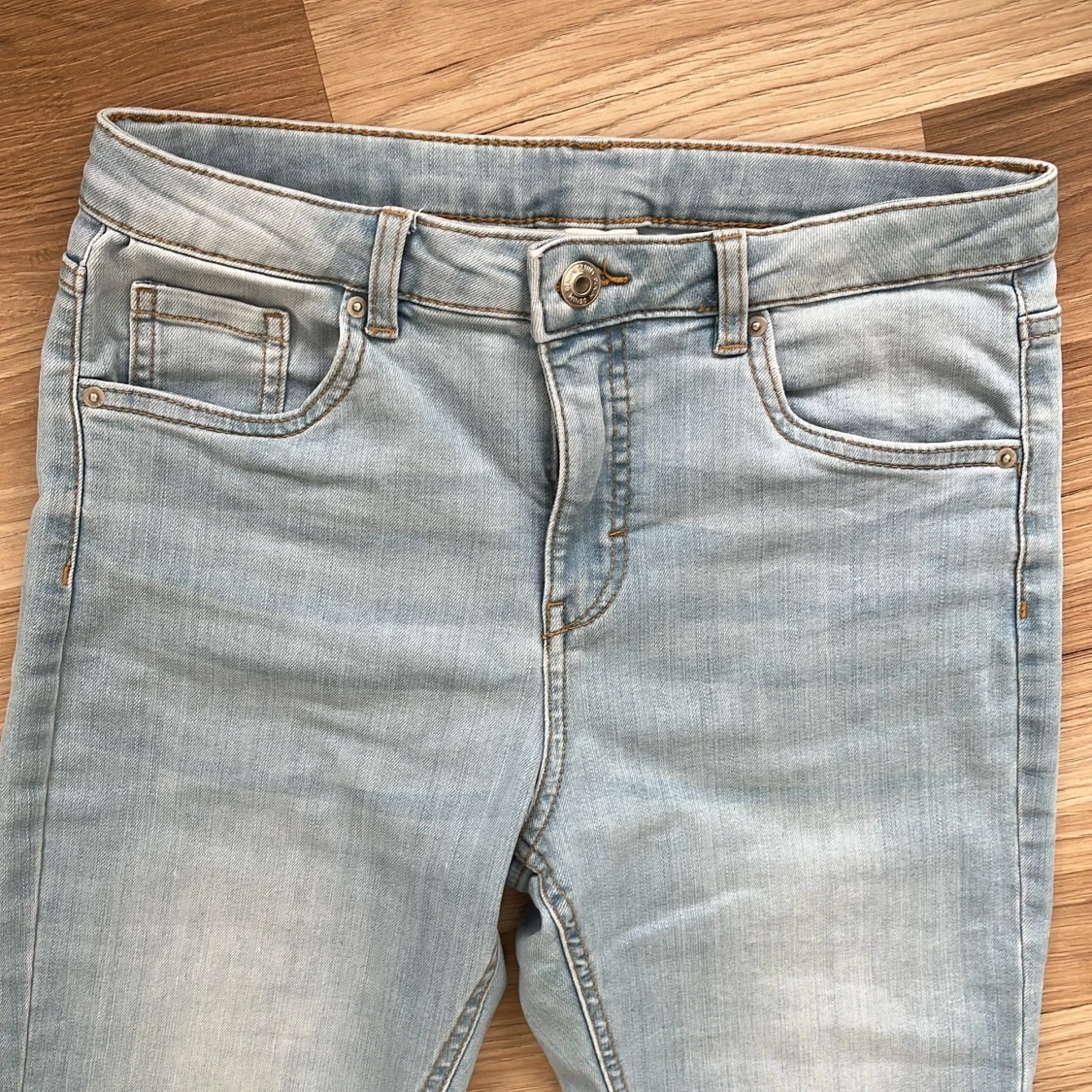 Ljusblå bootcut jeans  - 4