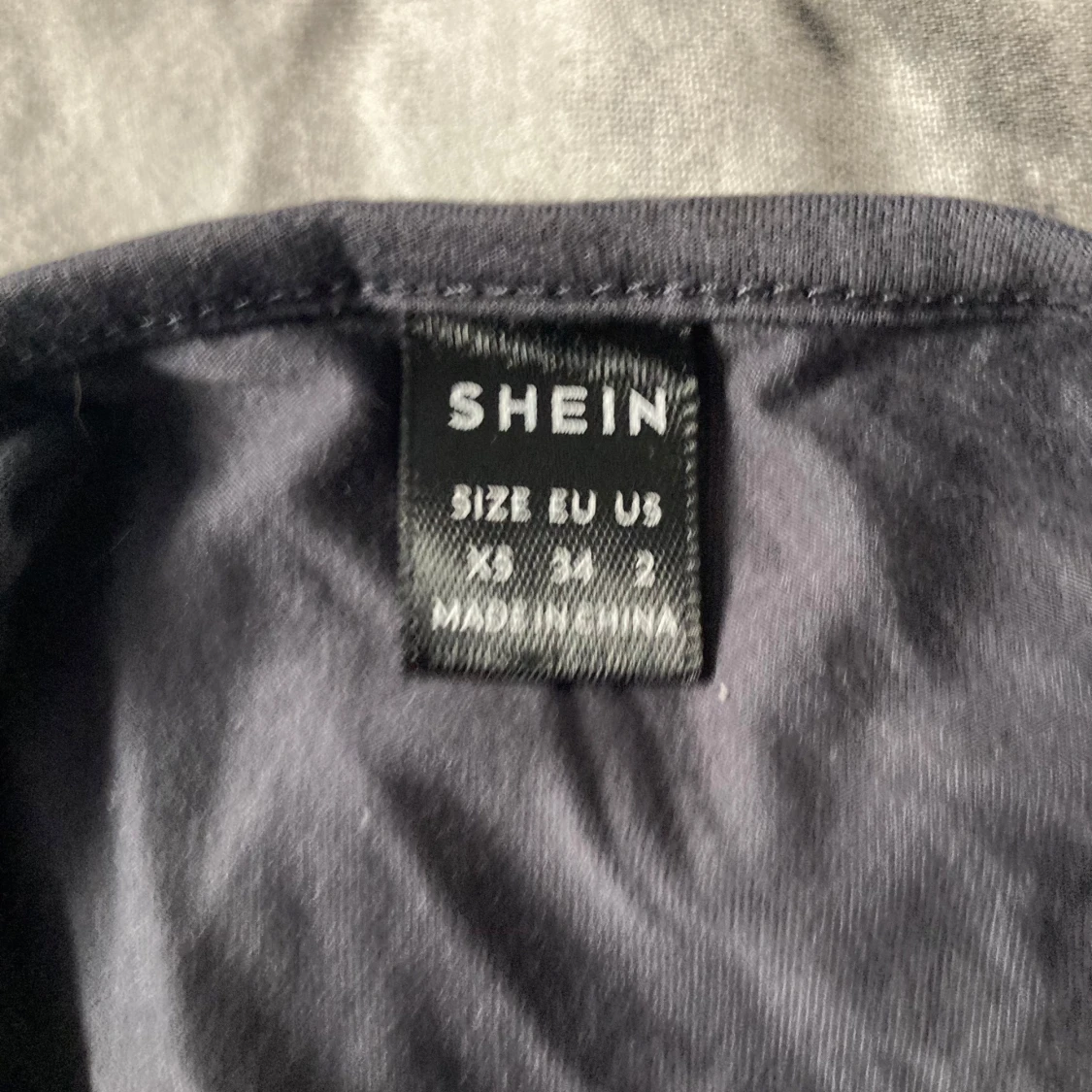 Mörk grå-blå linnetopp  - 2