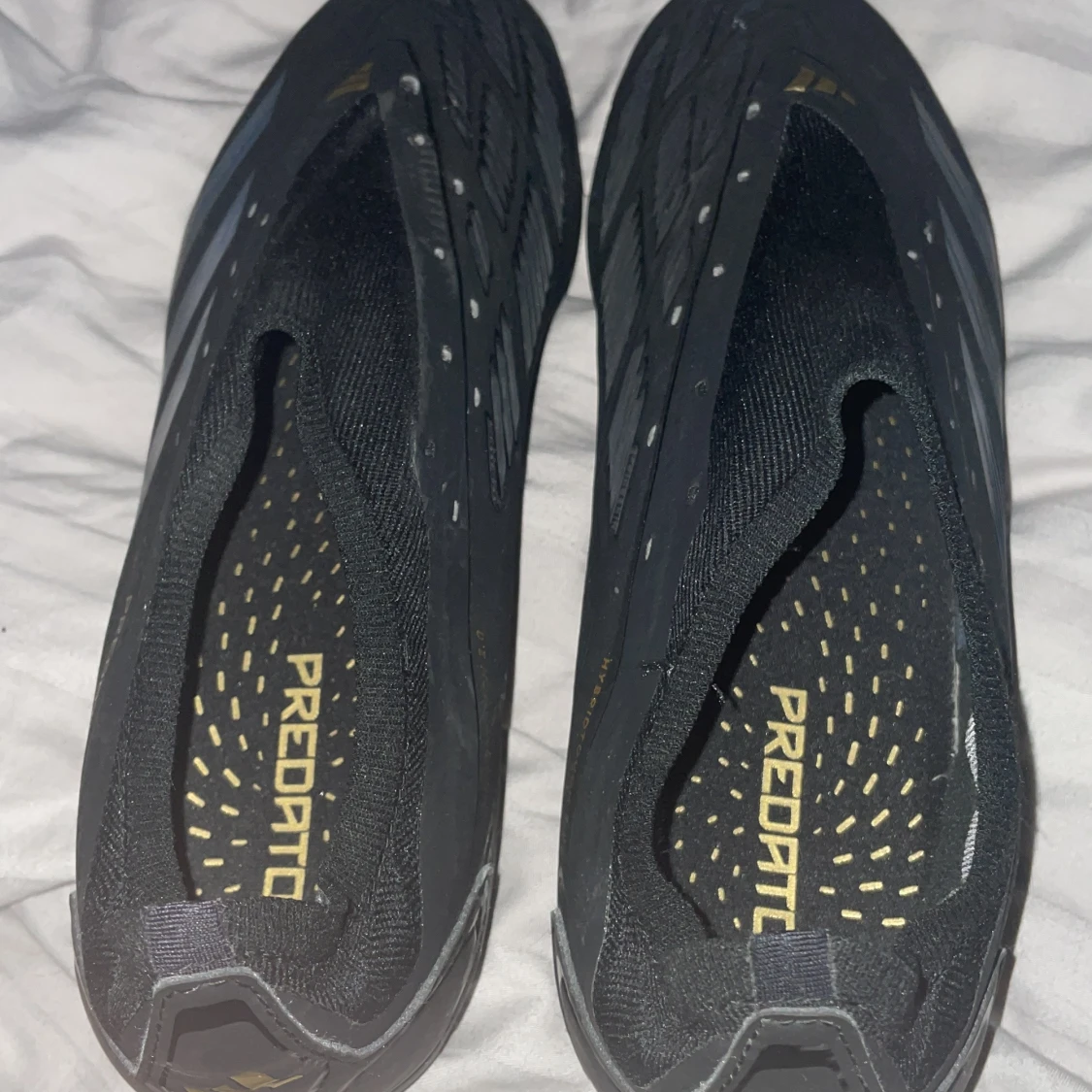 Adidas Predator svarta fotbollsskor ny pris 1600 - 1