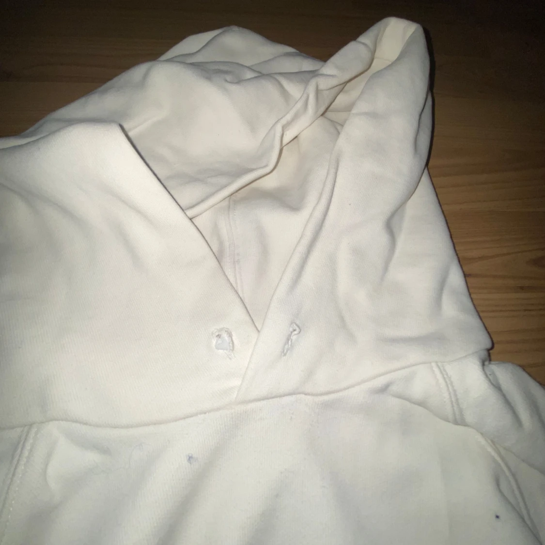 Vit Levi's hoodie med logga - 3