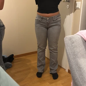 Gråa bootcut jeans - Ltb jeans knappt använda. Nypriss 800 kr