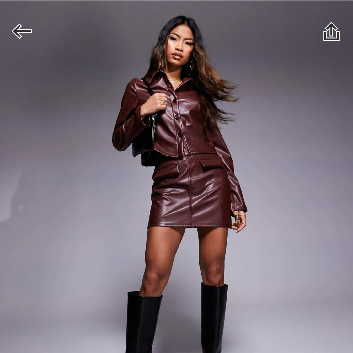 Vinröd skjorta i skinnimitation  - 3