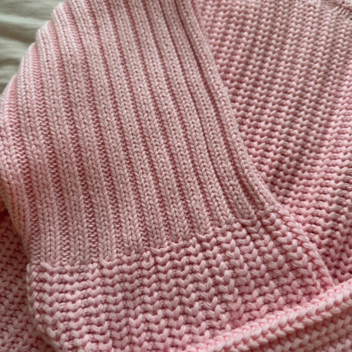 Ljusrosa stickad tröja  - 1