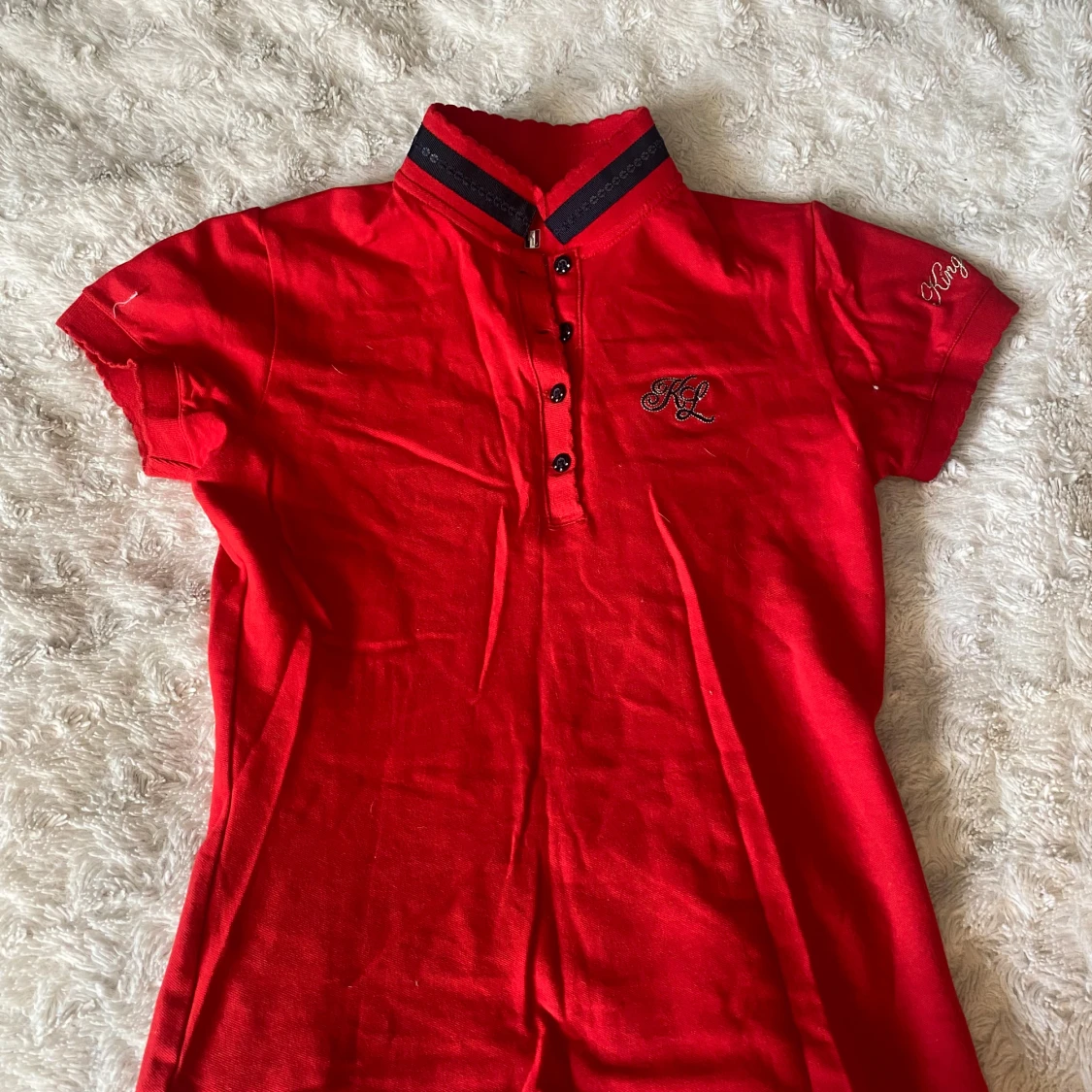 Röd polotopp från Kingsland XS