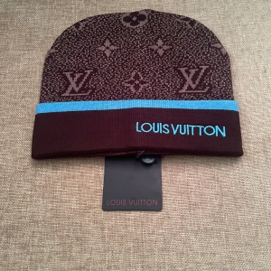 L7 mössa - Säljer en svart mössa 