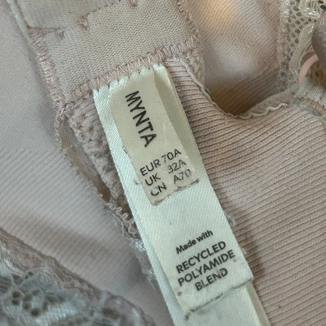 ljusrosa bh med spets - 1