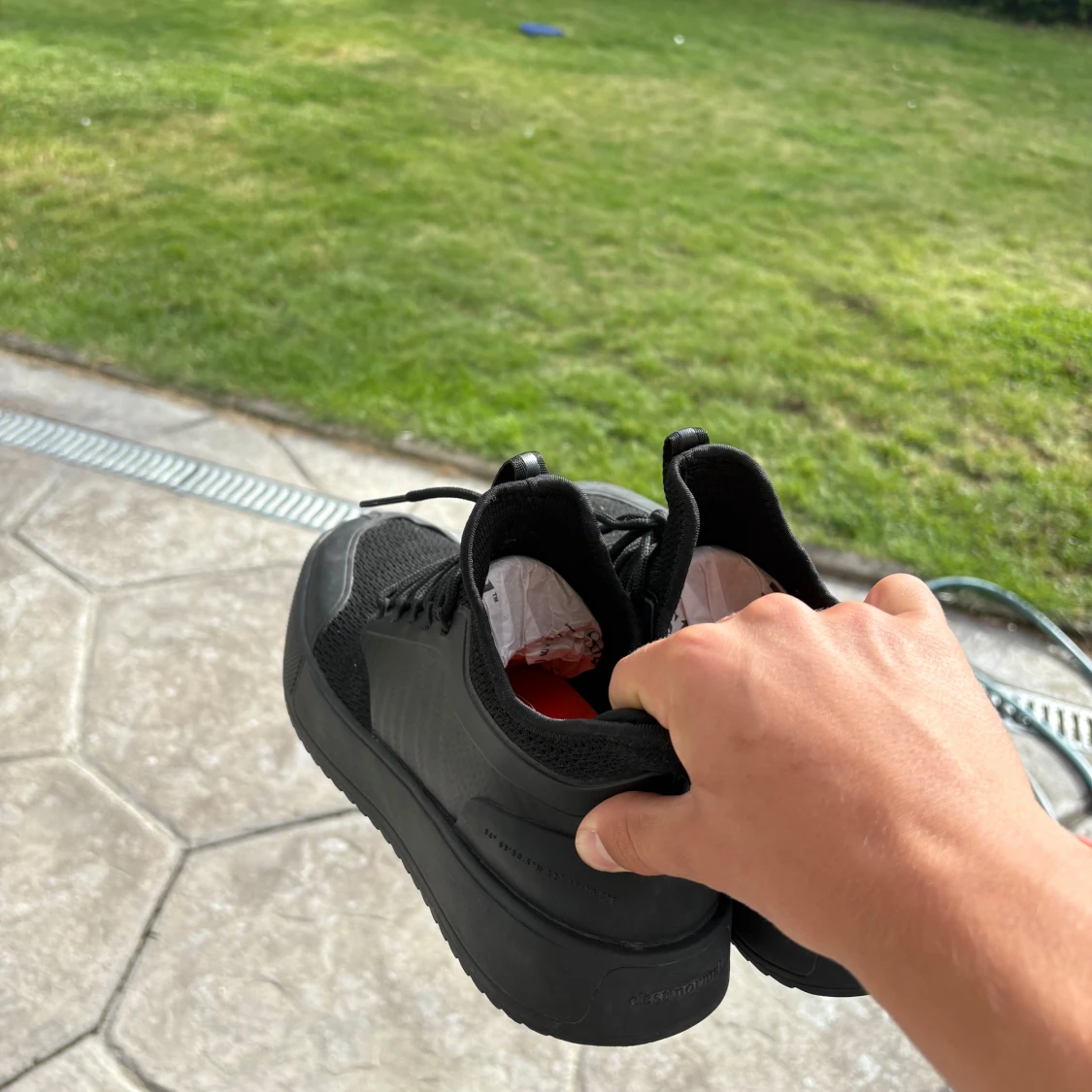 Svarta sneakers från C'est Normal - 1