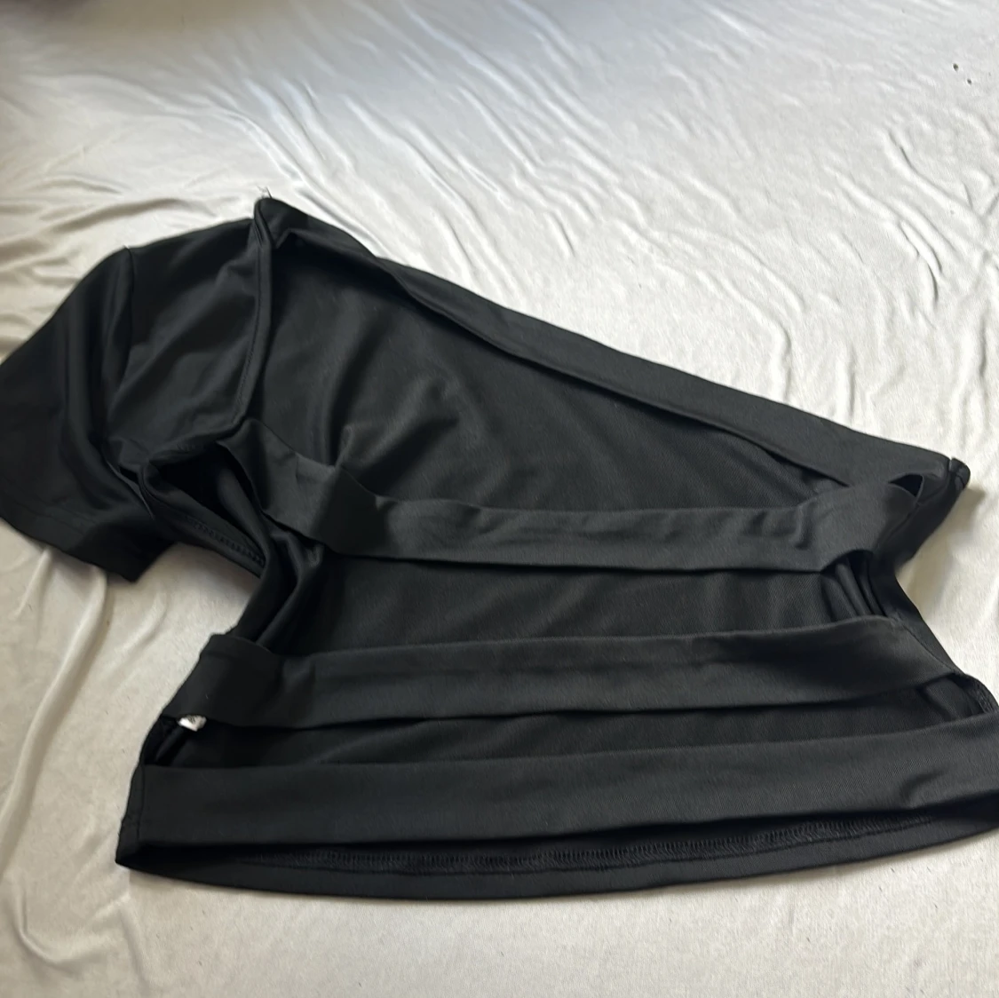 Svart oneshoulder topp från SHEIN