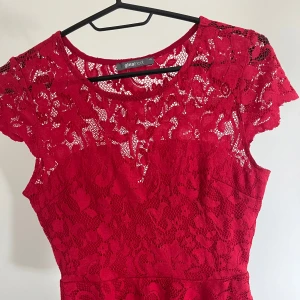 Röd topp från Gina tricot - En jättesöt topp från Gina tricot❤️