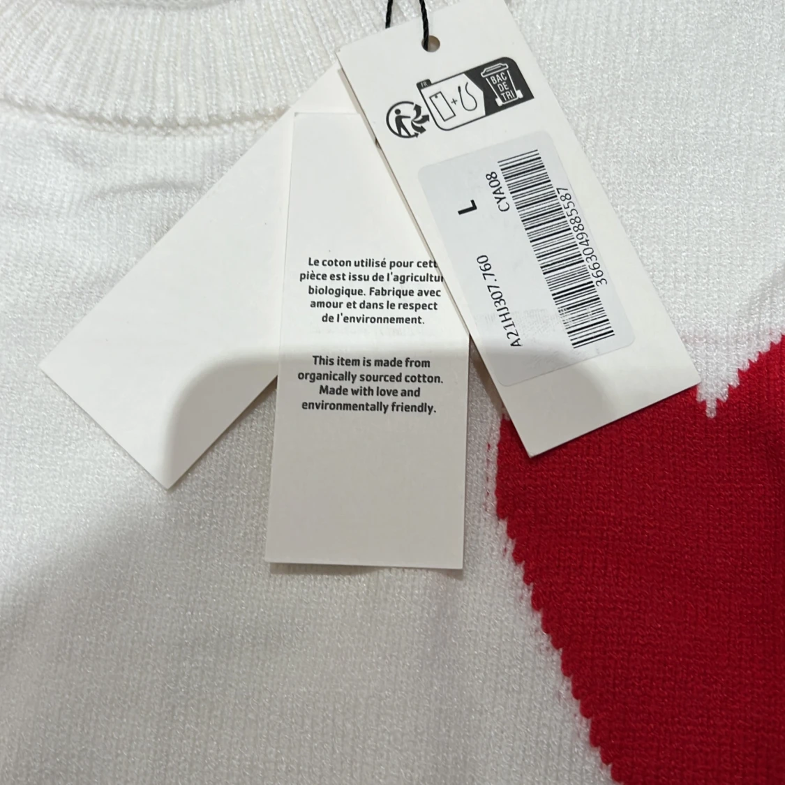 Vit stickad tröja med rött hjärta från Ami - 1