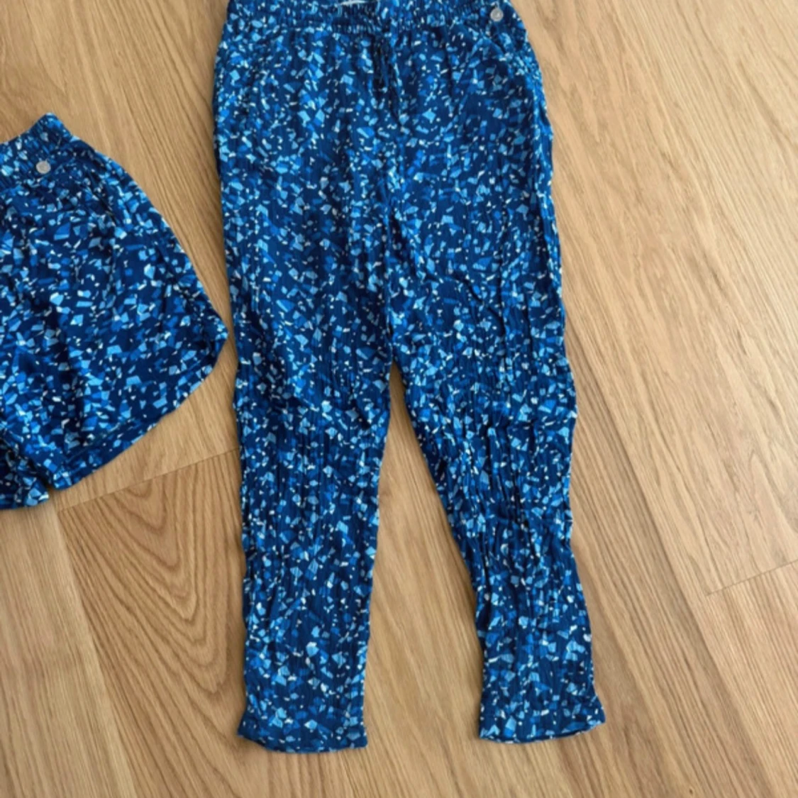 Blått set från Mq med One shoulder topp  - 3