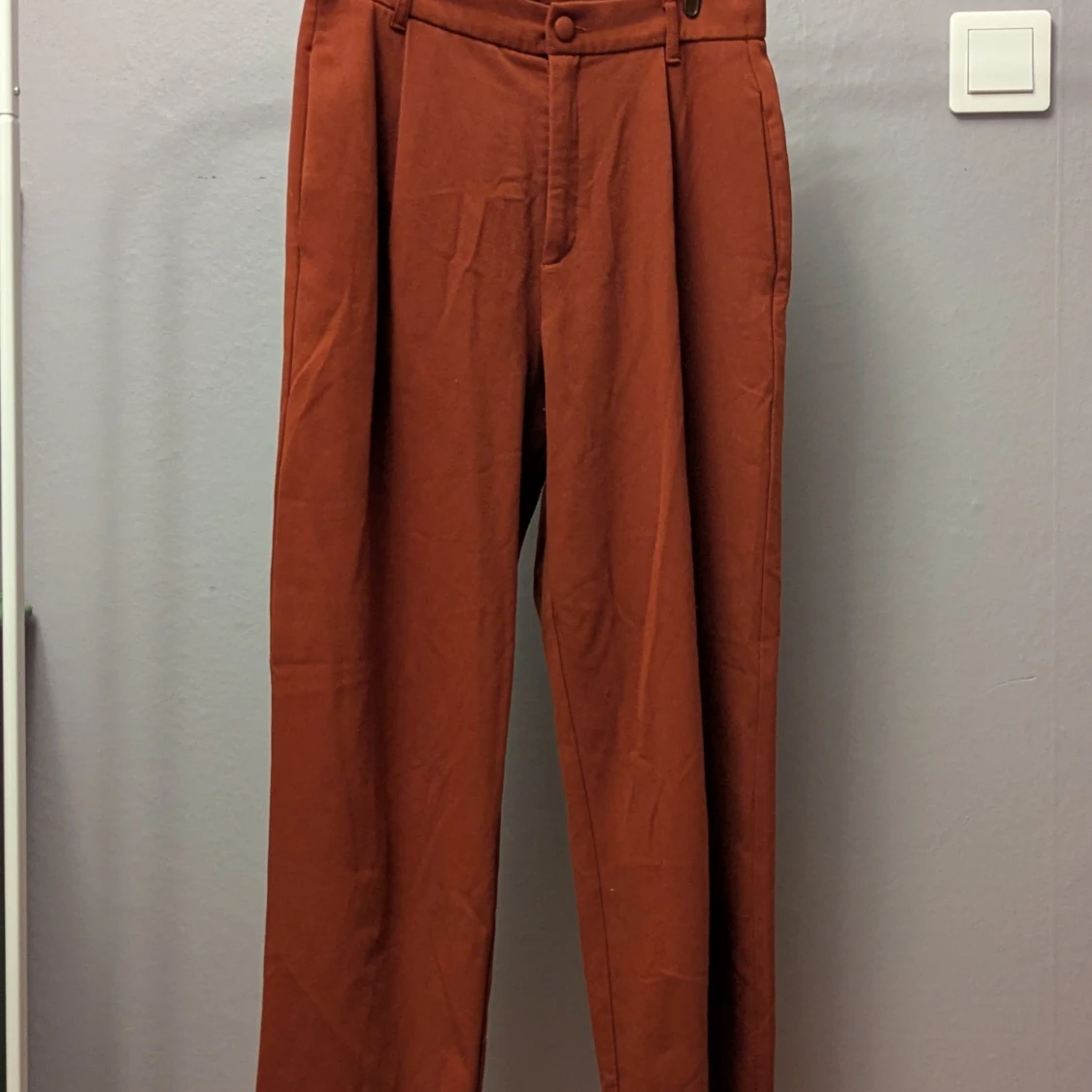 Rostbruna kostymbyxor med hög midja - 1