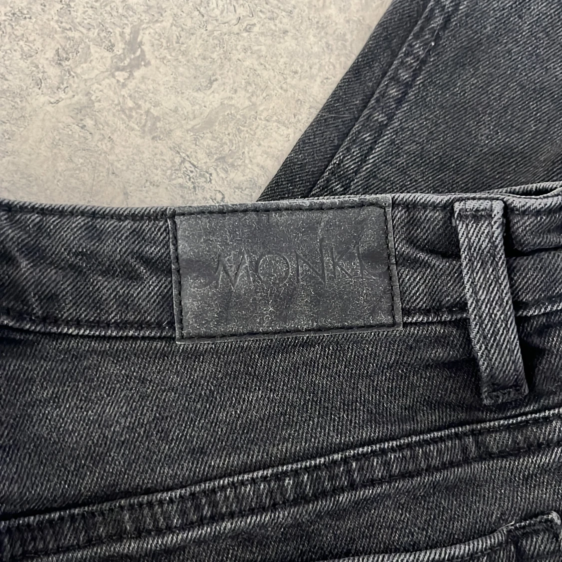 Svarta bootcut jeans från Monki - 2