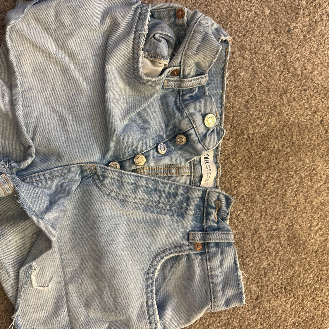 Ljusblå jeansshorts från Zara