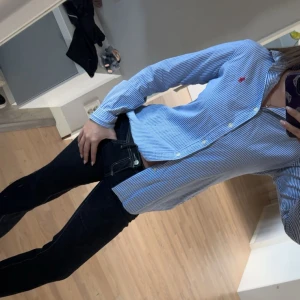 Blåvit randig skjorta Polo Ralph Lauren - Randig skjorta från Ralph Lauren. Inte använd