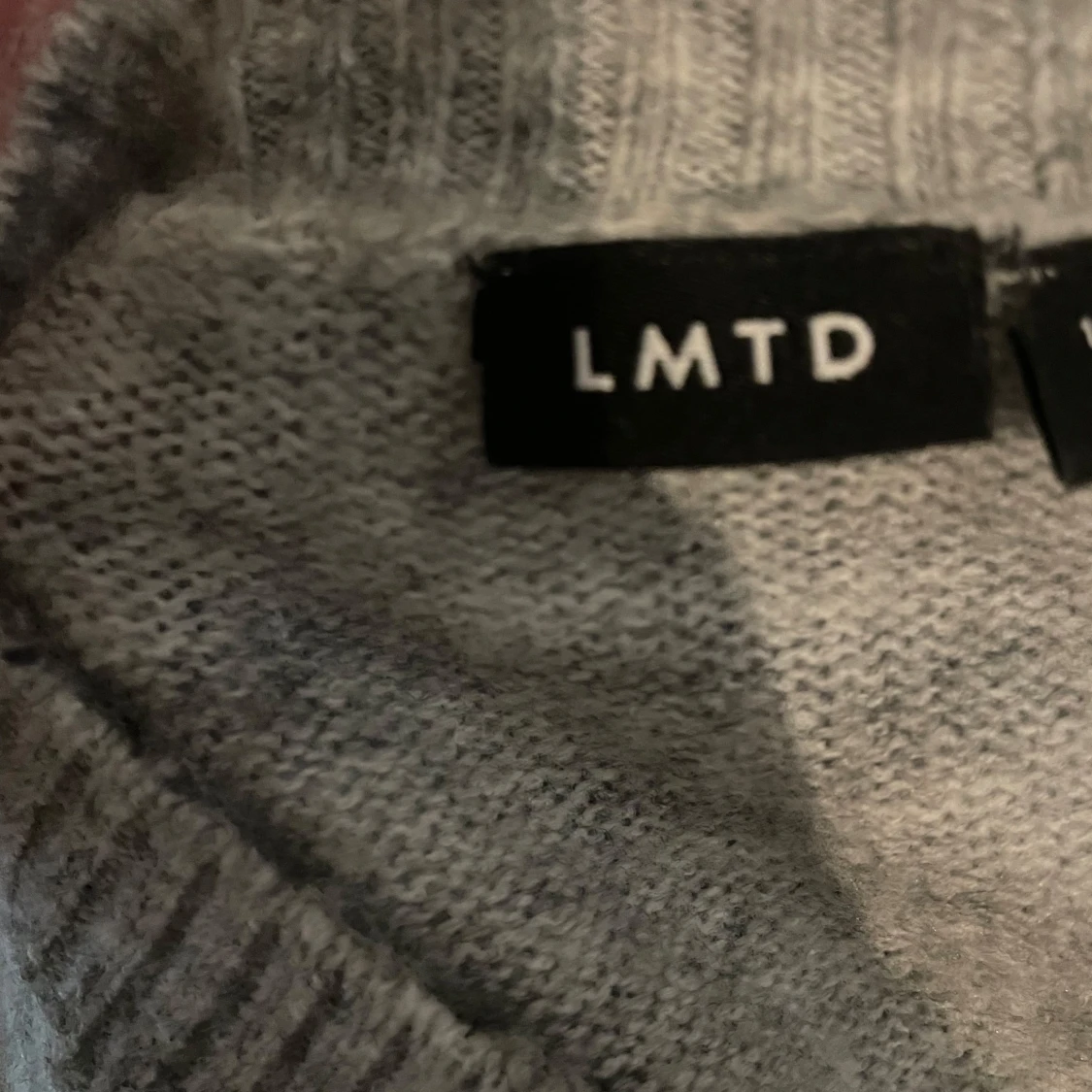 Grå stickad tröja från LMTD - 3