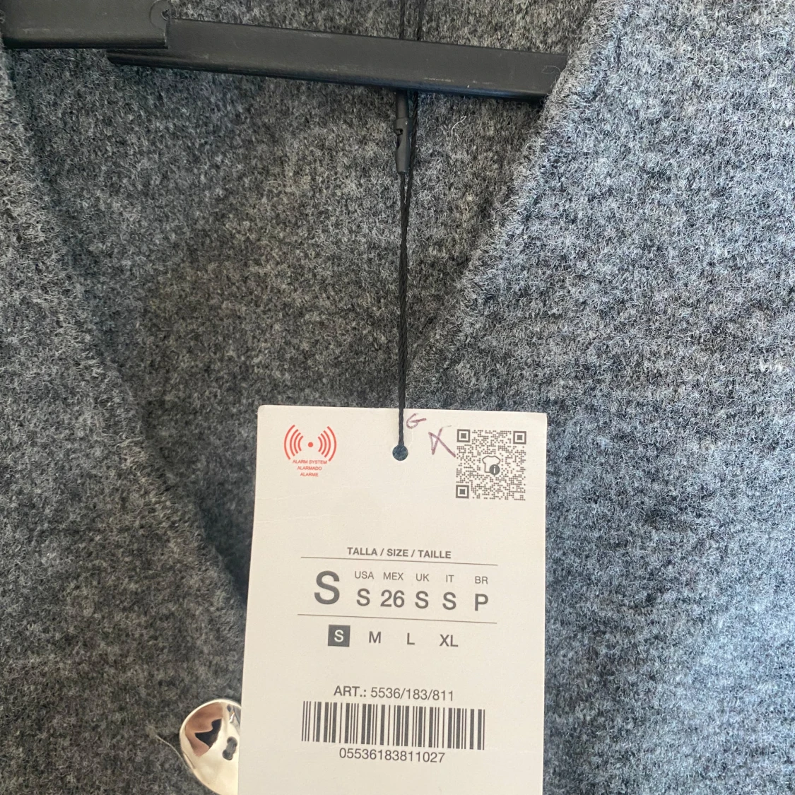 Grå väst från Zara med knappar - 4