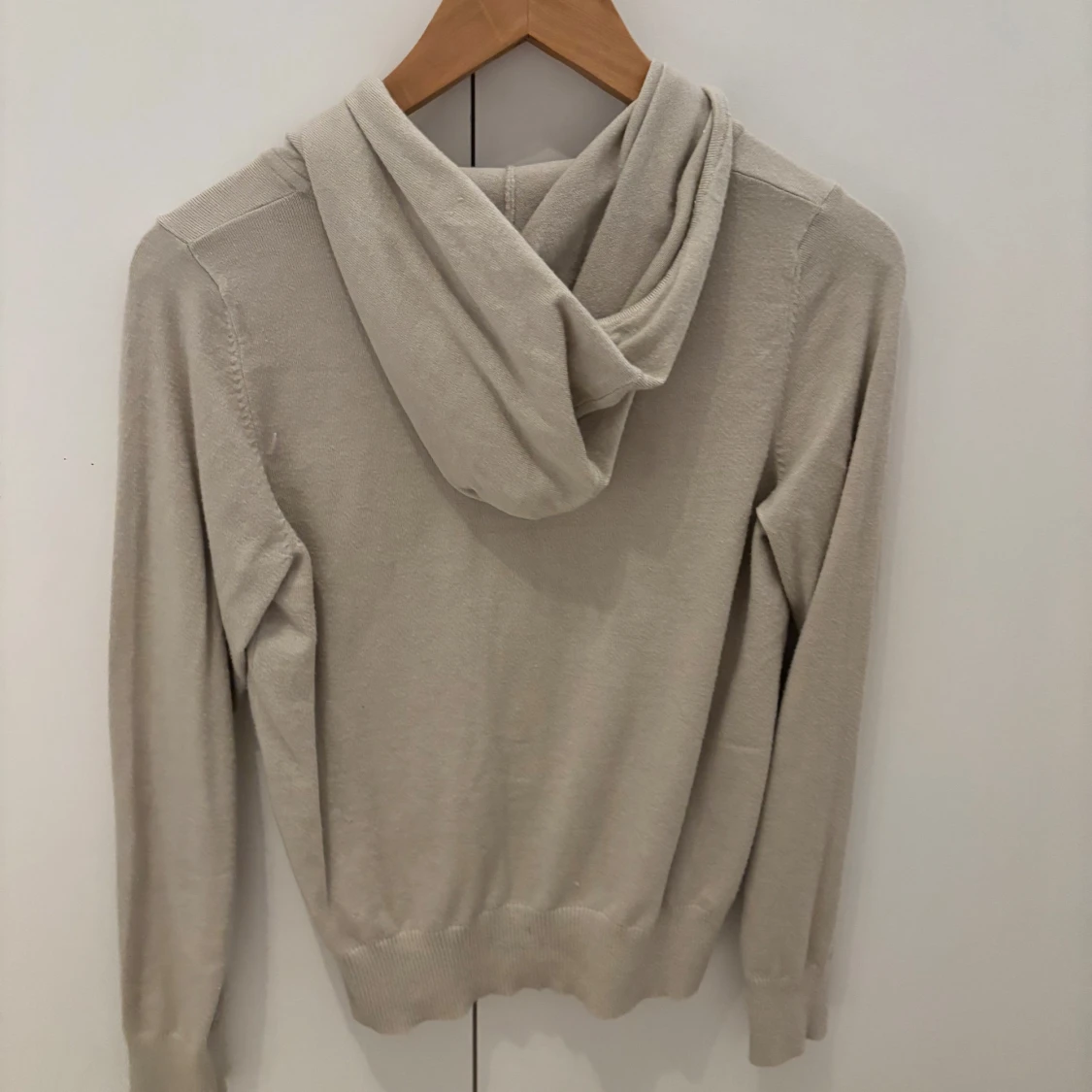 Beige hoodie med dragkedja från 157 - 1