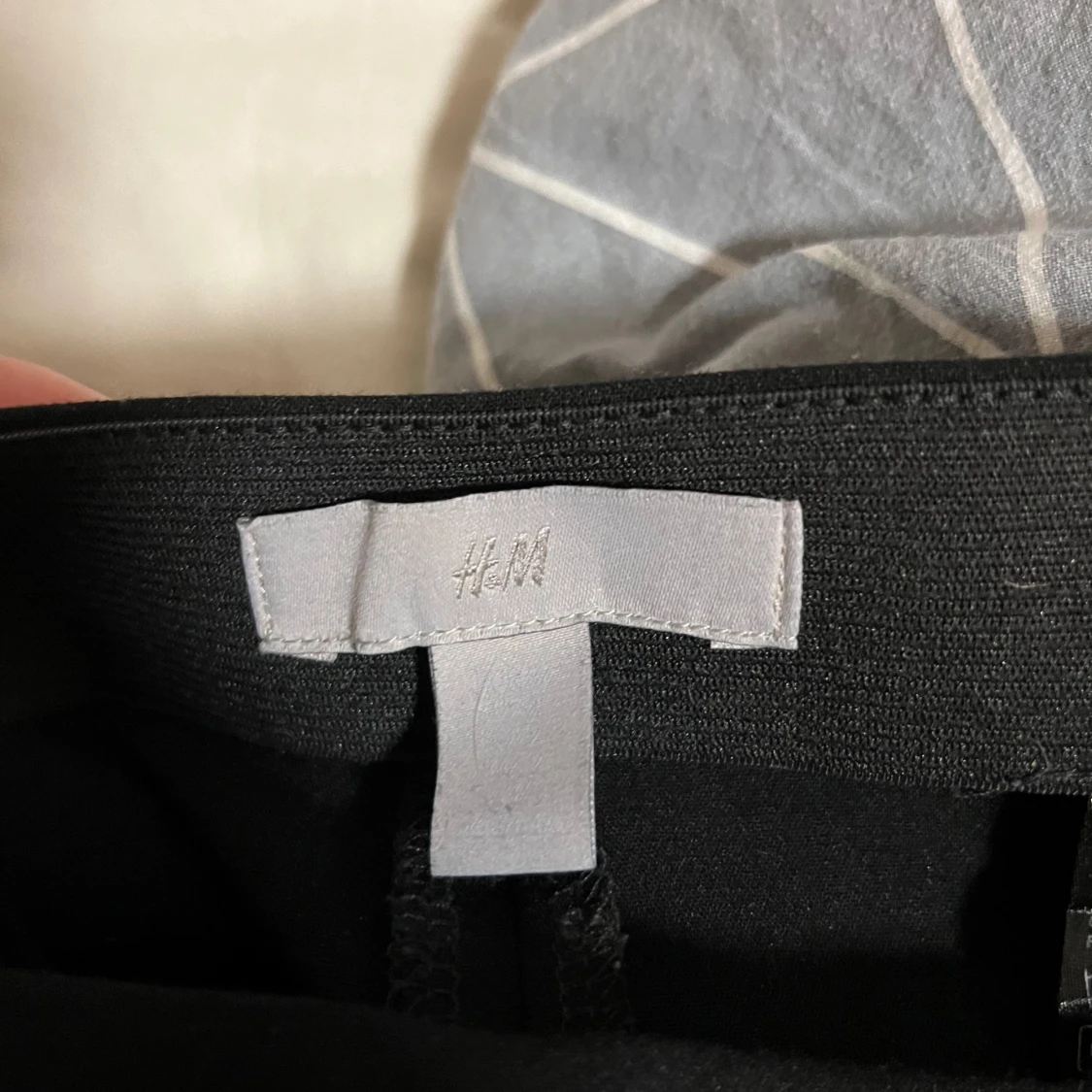 Svarta kostymbyxor från H&M - 2