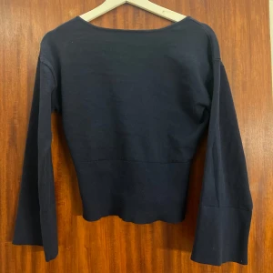 gina young tröja - har endast prövat den två gånger. inga defekter🩷passar mig som är 162 och brukar ha XXS-XS i kläder