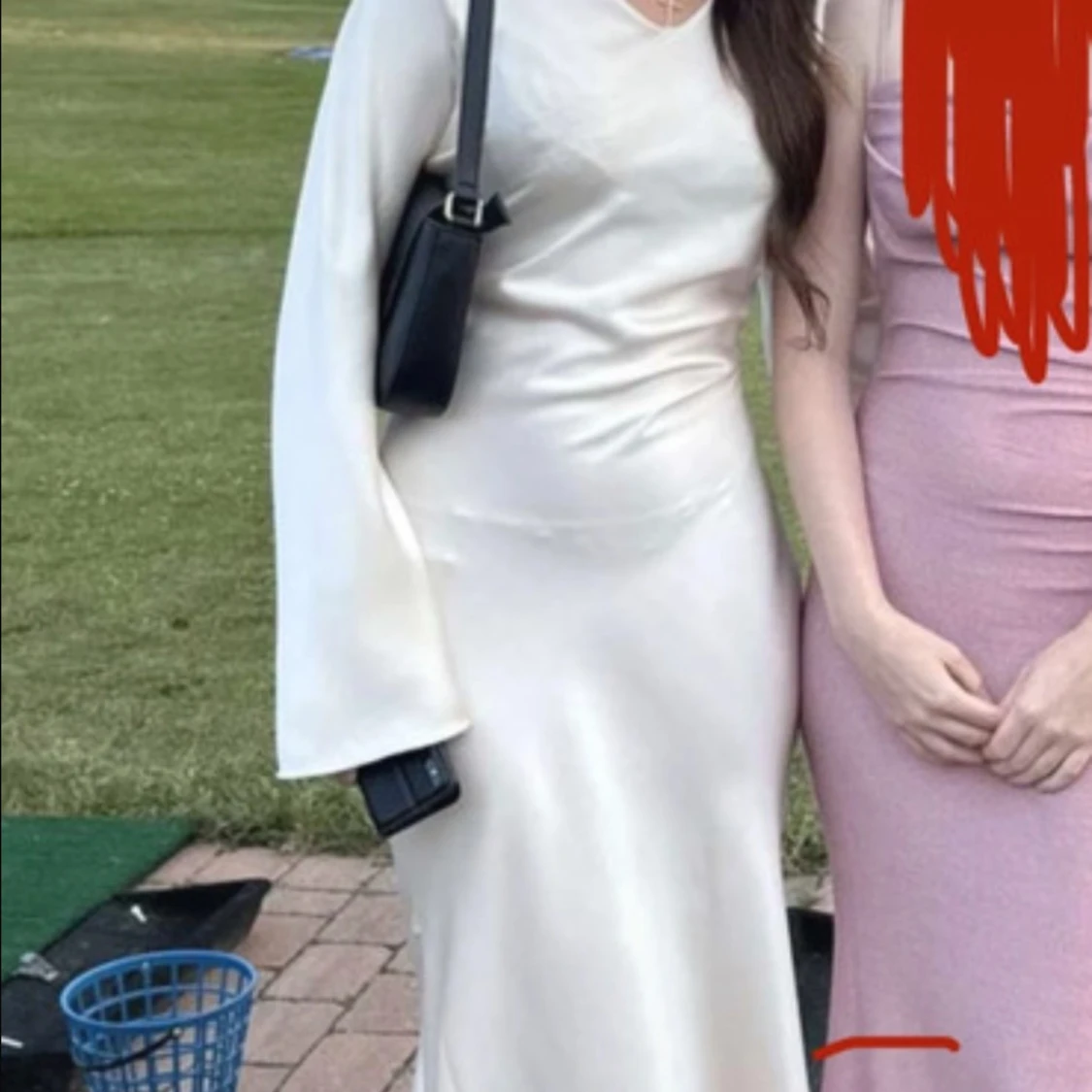 Champagnefärgad långklänning i satin - 2